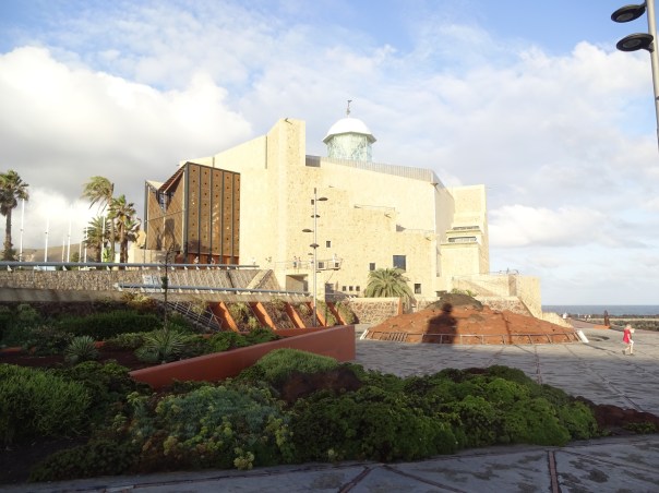 Gran Canaria 1 Konzerthalle und Strand